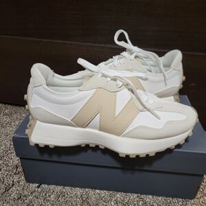 New Balance Women's White and Beige Sneakers 327